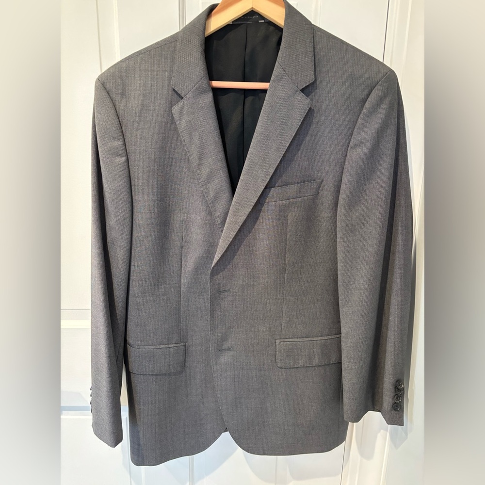 Hugo Boss Elegant Gray Suit